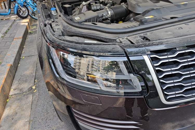 Used Land Rover Range 2021 3.0 L6 Centennial Edition Engine Bay Right