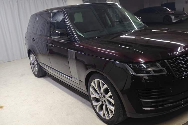 Used Land Rover Range 2021 3.0 L6 Century Extended Classic Edition Exterior 2