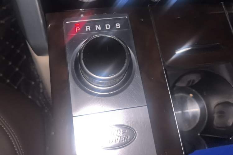 Used Land Rover Range 2021 3.0 L6 Century Extended Classic Edition Gear Lever
