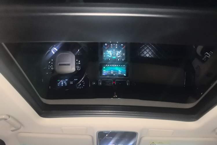Used Land Rover Range 2021 3.0 L6 Century Extended Classic Edition Headliner