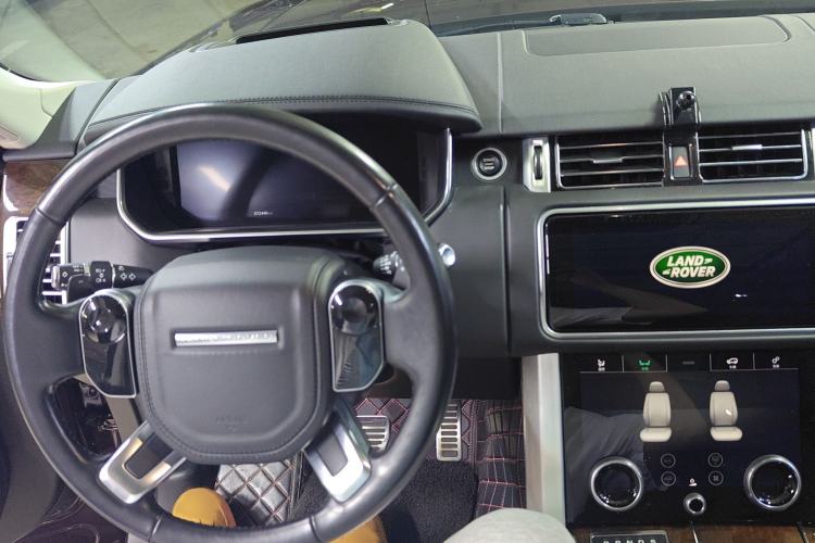 Used Land Rover Range 2021 3.0 L6 Century Extended Classic Edition Interior 3