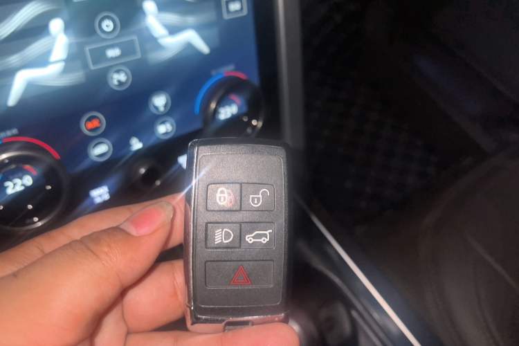 Used Land Rover Range 2021 3.0 L6 Century Extended Classic Edition Vehicle Key