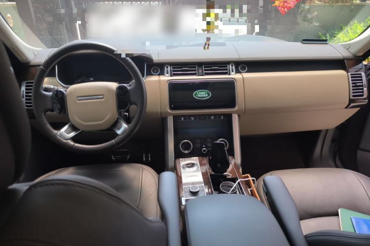 Used Land Rover Range 2021 3.0 L6 Century Extended Classic Edition Center Console