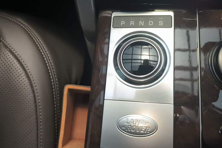 Used Land Rover Range 2021 3.0 L6 Century Extended Classic Edition Gear Lever
