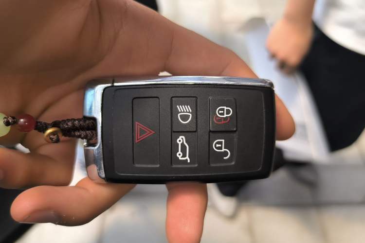 Used Land Rover Range 2021 3.0 L6 Century Extended Classic Edition Vehicle Key