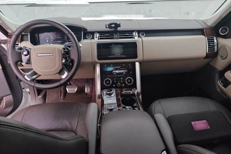 Used Land Rover Range 2021 3.0 L6 Century Extended Classic Edition Center Console