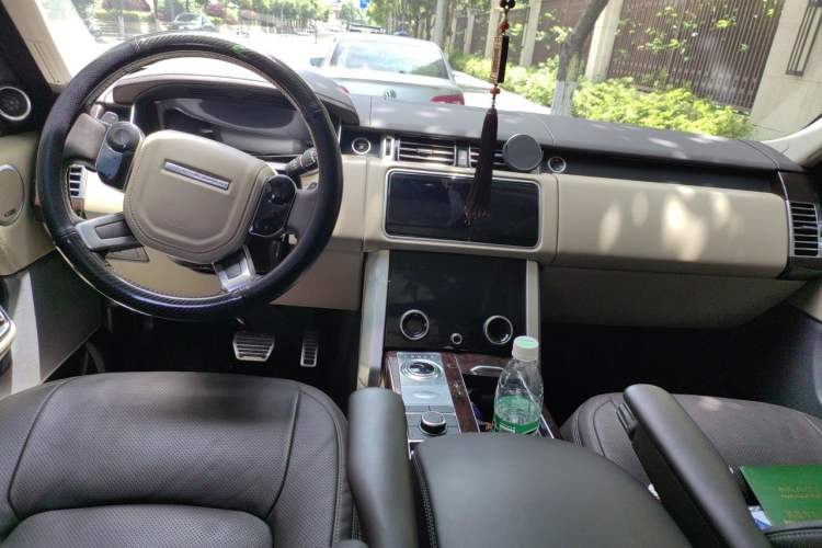 Used Land Rover Range 2021 3.0 L6 Centennial Edition Center Console