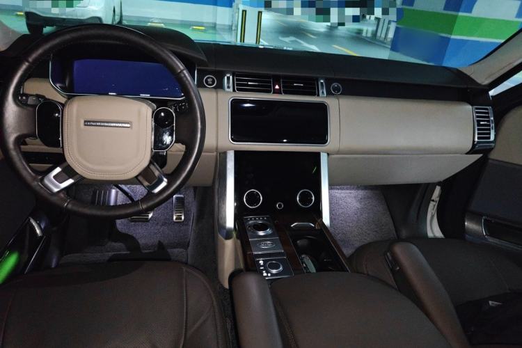 Used Land Rover Range 2021 3.0 L6 Century Extended Classic Edition Center Console