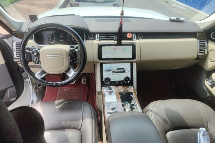 Used Land Rover Range 2021 3.0 L6 Century Extended Classic Edition Center Console