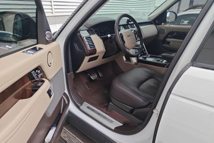 Used Land Rover Range 2021 3.0 L6 Century Extended Classic Edition Driver Seat