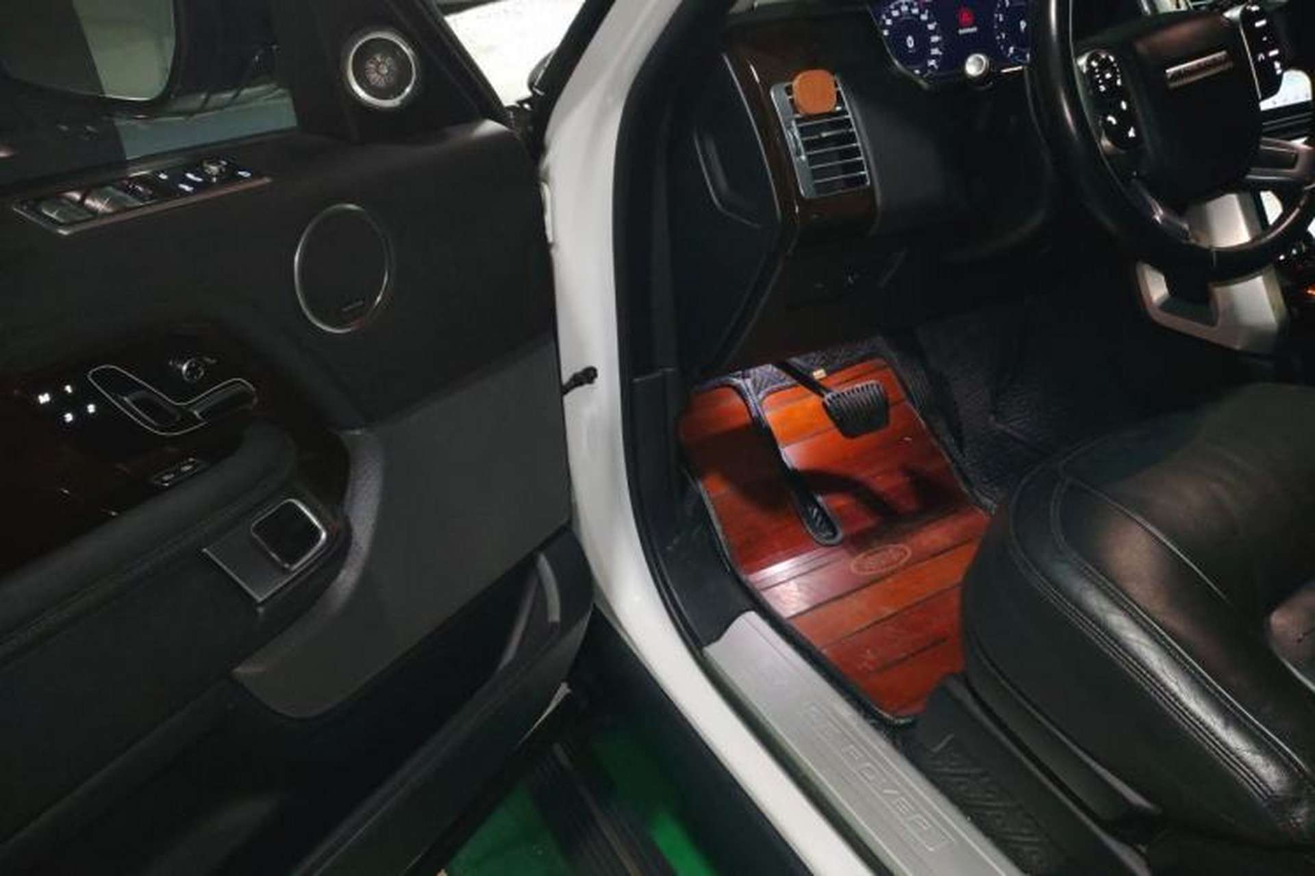 Used Land Rover Range 2021 3.0 L6 Grand Edition Driver Seat