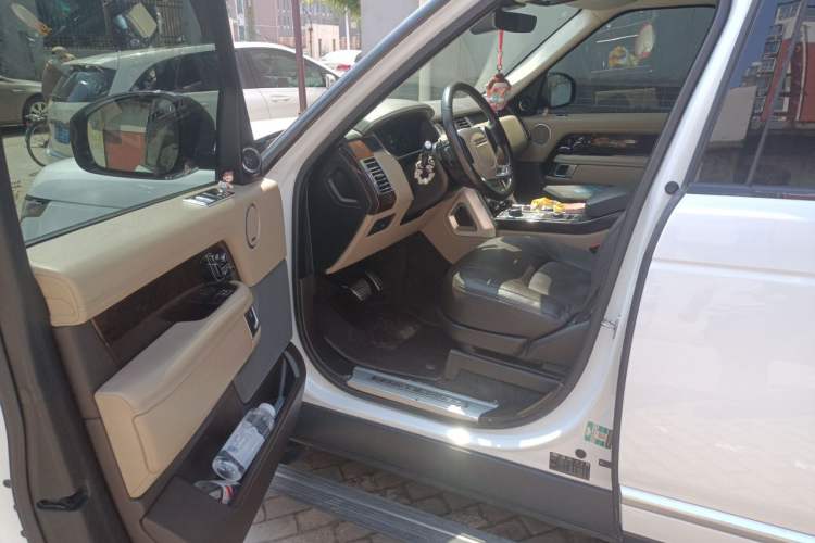 Used Land Rover Range 2021 3.0 L6 Century Extended Classic Edition Driver Seat
