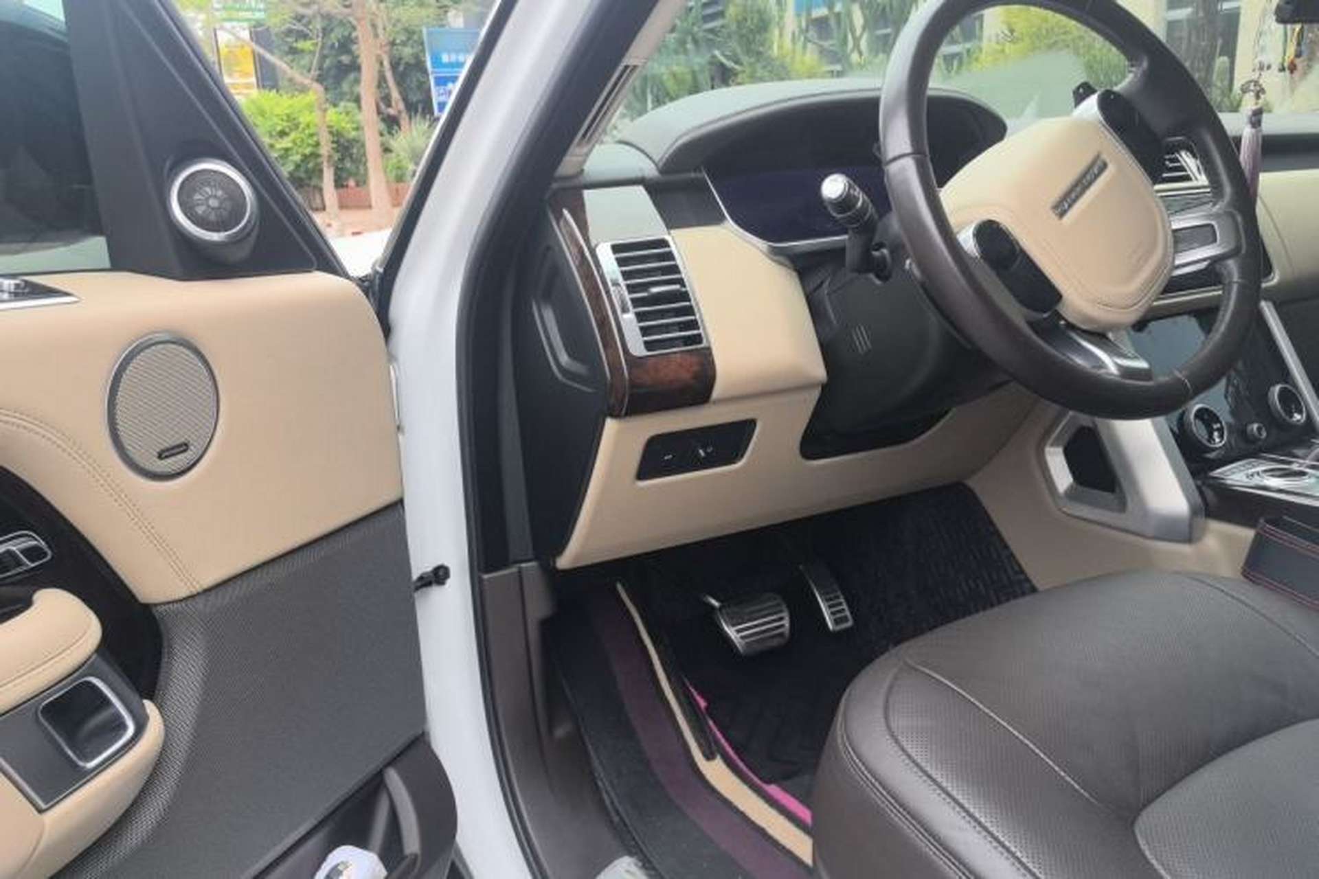 Used Land Rover Range 2021 3.0 L6 Century Extended Classic Edition Driver Seat
