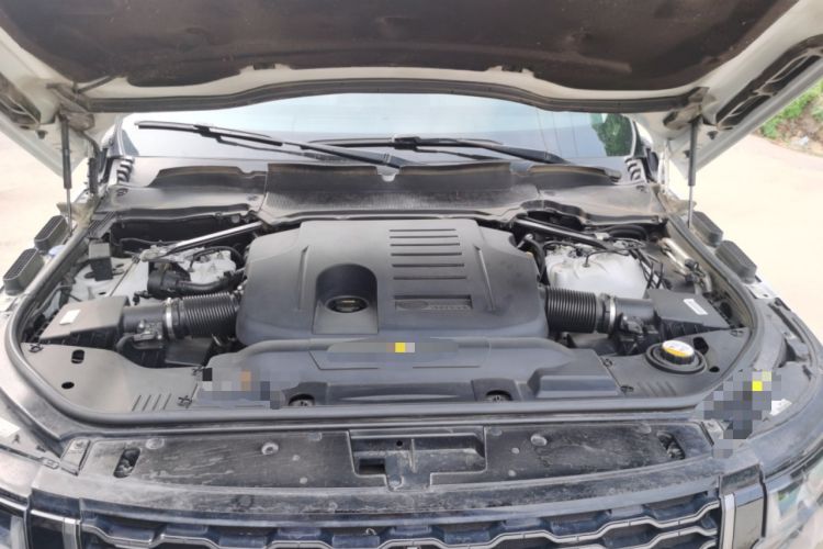 Used Land Rover Range 2021 3.0 L6 Grand Edition Engine Bay