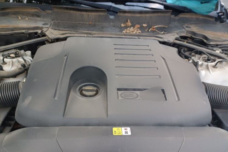 Used Land Rover Range 2021 3.0 L6 Centennial Edition Engine Bay