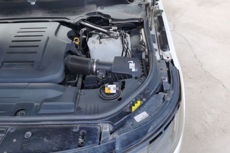 Used Land Rover Range 2021 3.0 L6 Grand Edition Engine Bay Left
