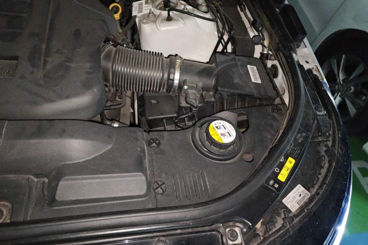 Used Land Rover Range 2021 3.0 L6 Century Extended Classic Edition Engine Bay Left