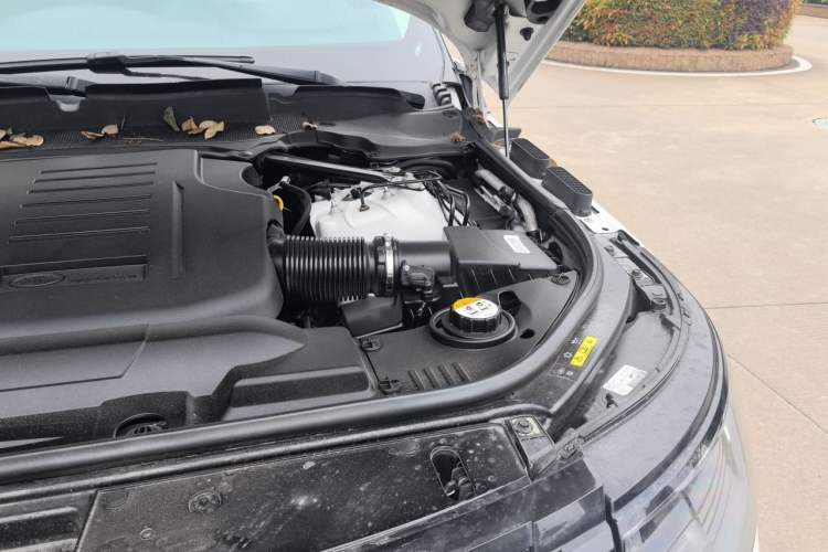 Used Land Rover Range 2021 3.0 L6 Century Extended Classic Edition Engine Bay Left
