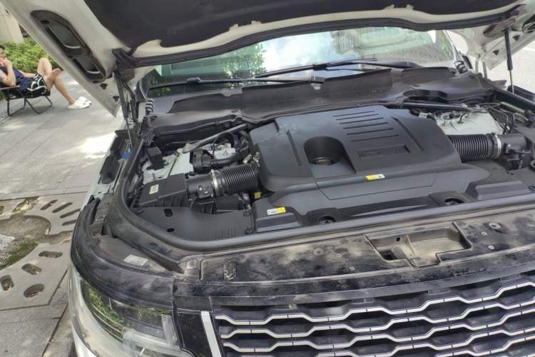 Used Land Rover Range 2021 3.0 L6 Centennial Edition Engine Bay Right