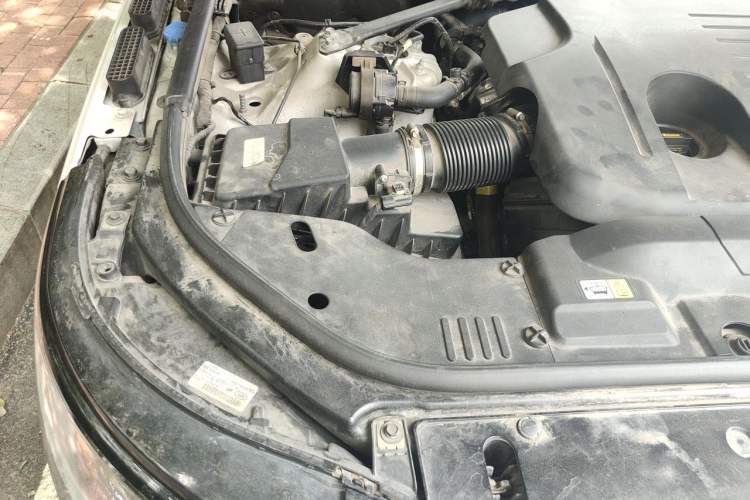 Used Land Rover Range 2021 3.0 L6 Century Extended Classic Edition Engine Bay Right