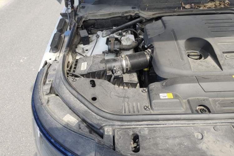 Used Land Rover Range 2021 3.0 L6 Century Extended Classic Edition Engine Bay Right