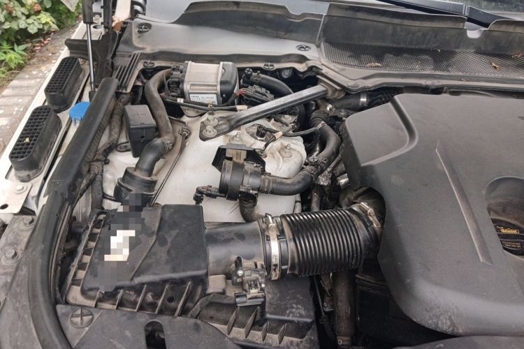 Used Land Rover Range 2021 3.0 L6 Century Extended Classic Edition Engine Bay Right