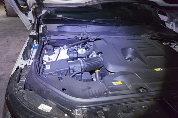 Used Land Rover Range 2021 3.0 L6 Century Extended Classic Edition Engine Bay Right