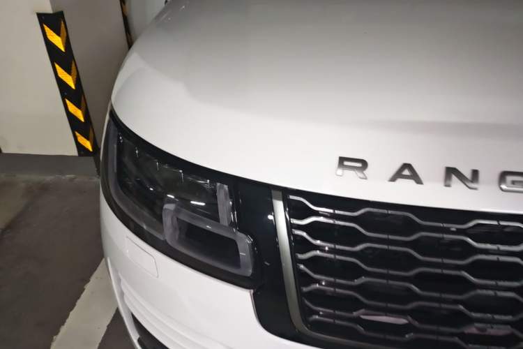 Used Land Rover Range 2021 3.0 L6 Century Extended Classic Edition Engine Bay Right