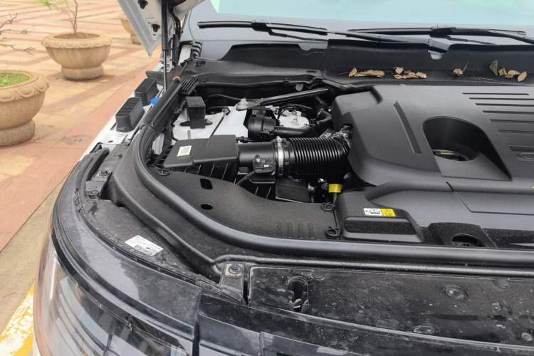 Used Land Rover Range 2021 3.0 L6 Century Extended Classic Edition Engine Bay Right