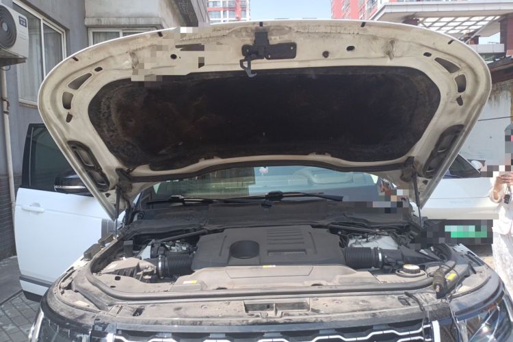 Used Land Rover Range 2021 3.0 L6 Century Extended Classic Edition Engine Bay