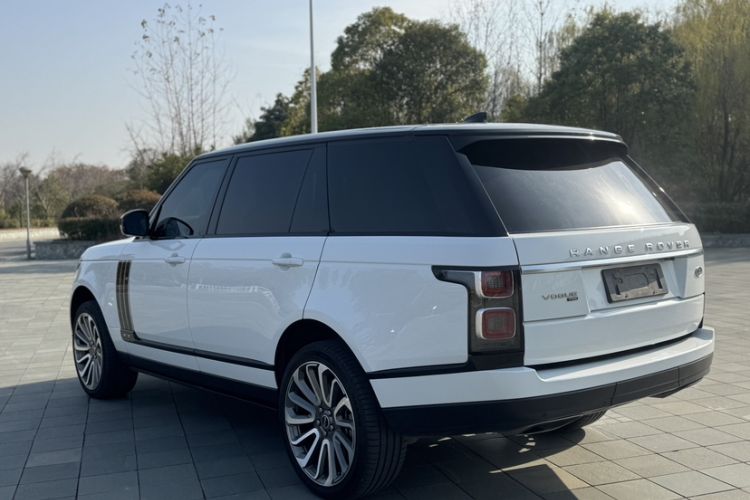 Used Land Rover Range 2021 3.0 L6 Century Extended Classic Edition Exterior 2