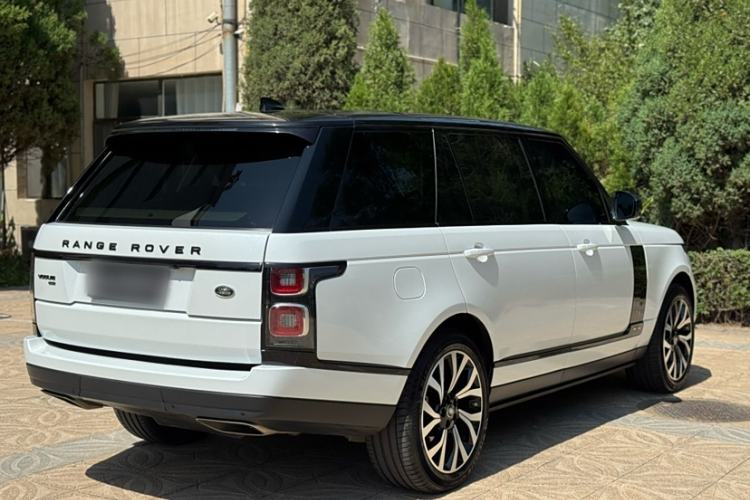 Used Land Rover Range 2021 3.0 L6 Century Extended Classic Edition Exterior 4