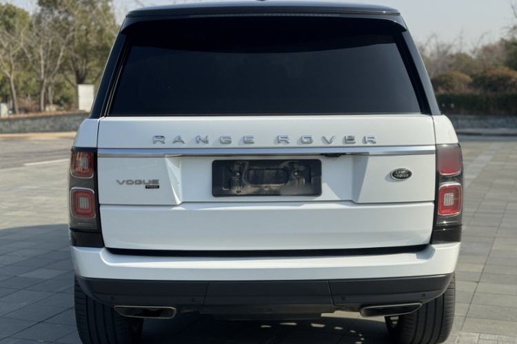 Used Land Rover Range 2021 3.0 L6 Century Extended Classic Edition Exterior 5