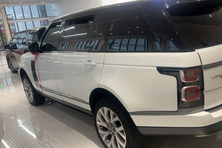 Used Land Rover Range 2021 3.0 L6 Century Extended Classic Edition Exterior 5
