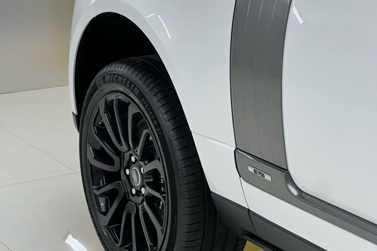 Used Land Rover Range 2021 3.0 L6 Century Extended Classic Edition Exterior 8