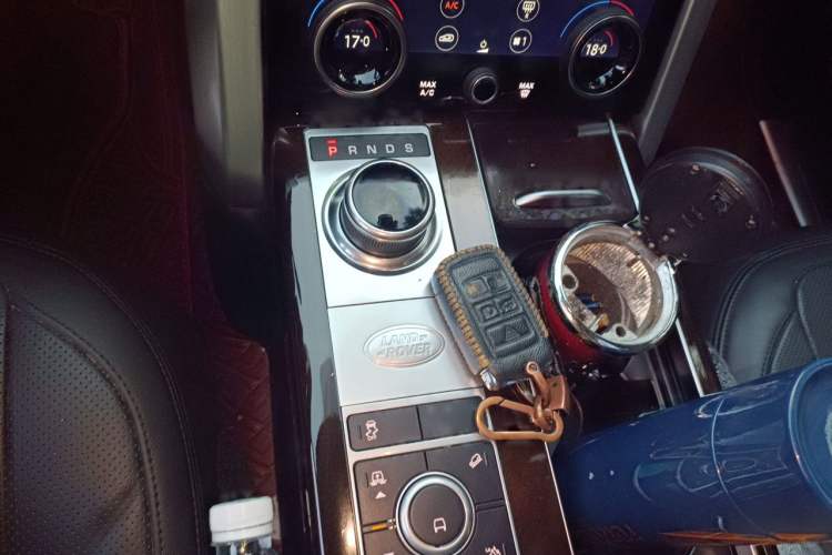 Used Land Rover Range 2021 3.0 L6 Centennial Edition Gear Lever