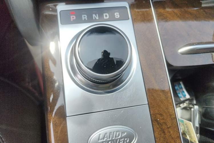 Used Land Rover Range 2021 3.0 L6 Century Extended Classic Edition Gear Lever
