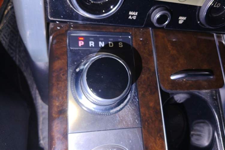 Used Land Rover Range 2021 3.0 L6 Grand Edition Gear Lever