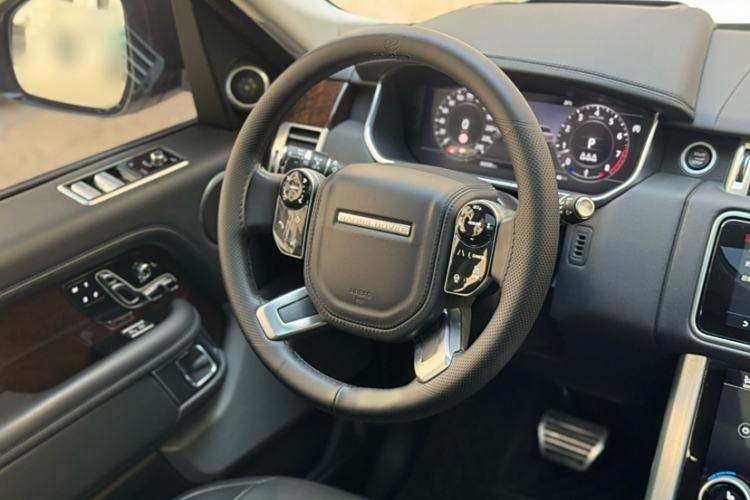 Used Land Rover Range 2021 3.0 L6 Century Extended Classic Edition Interior 1