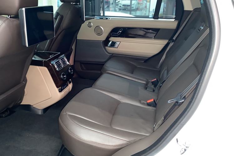 Used Land Rover Range 2021 3.0 L6 Century Extended Classic Edition Interior 1