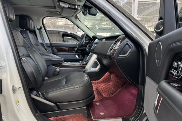 Used Land Rover Range 2021 3.0 L6 Grand Edition Interior 12