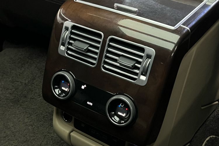 Used Land Rover Range 2021 3.0 L6 Century Extended Classic Edition Interior 12