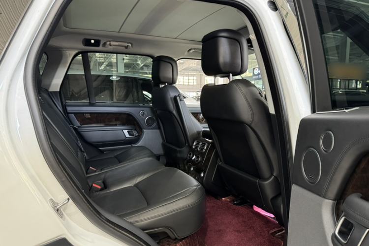 Used Land Rover Range 2021 3.0 L6 Grand Edition Interior 13