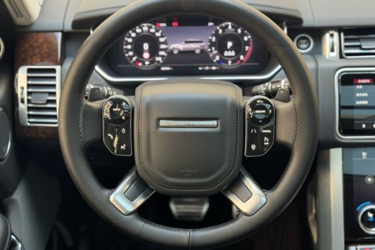 Used Land Rover Range 2021 3.0 L6 Century Extended Classic Edition Interior 2