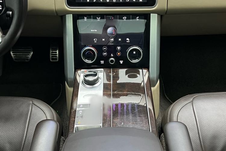 Used Land Rover Range 2021 3.0 L6 Century Extended Classic Edition Interior 2