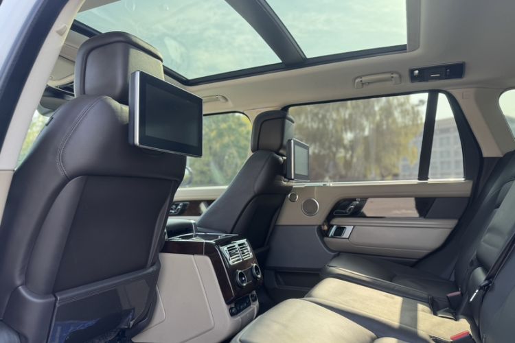 Used Land Rover Range 2021 3.0 L6 Century Extended Classic Edition Interior 2