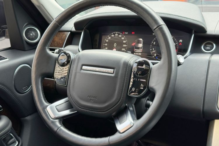 Used Land Rover Range 2021 3.0 L6 Centennial Edition Interior 2