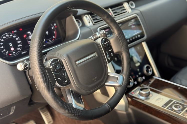 Used Land Rover Range 2021 3.0 L6 Century Extended Classic Edition Interior 3
