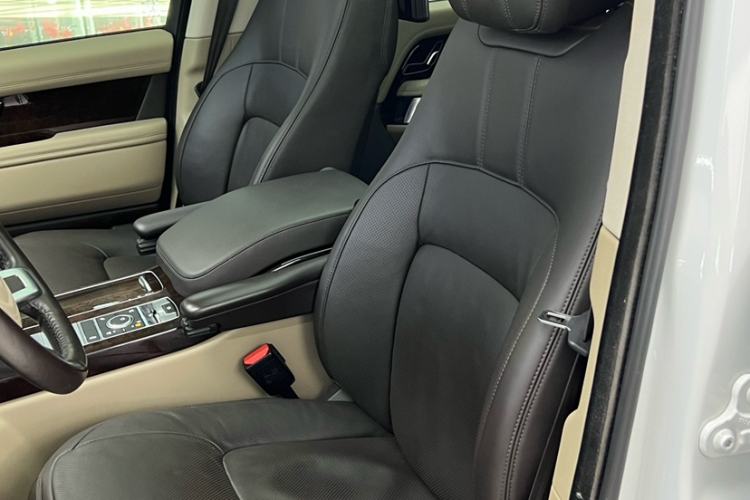 Used Land Rover Range 2021 3.0 L6 Century Extended Classic Edition Interior 3