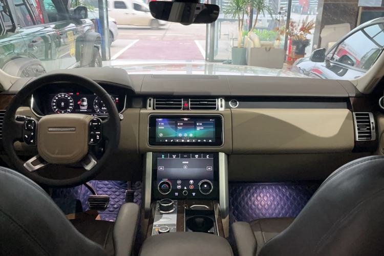 Used Land Rover Range 2021 3.0 L6 Century Extended Classic Edition Interior 3